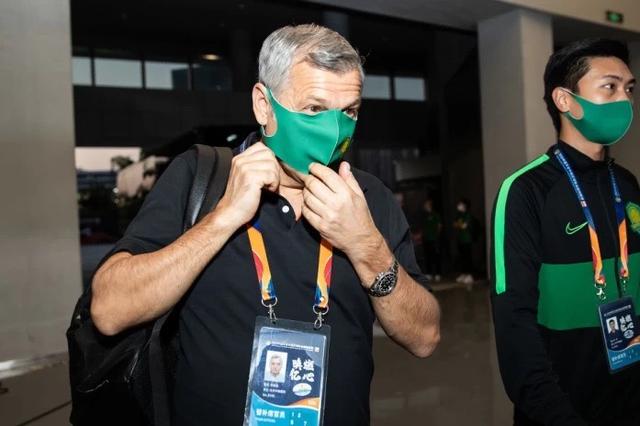 全明星赛倒计时；北京国安今晨更衣室发声；细节引发关注；更衣室稳定；年轻球员得到机会的简单介绍